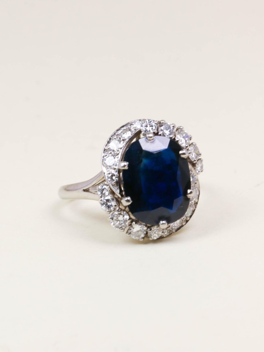 MAUBOUSSIN Bague saphir 6 carats entourage diamant - Castafiore