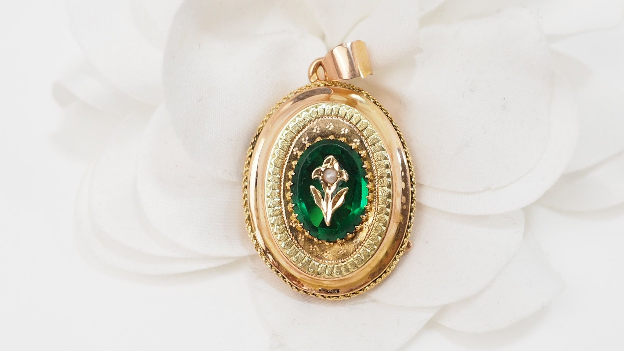 Pendentif porte photo en jaune