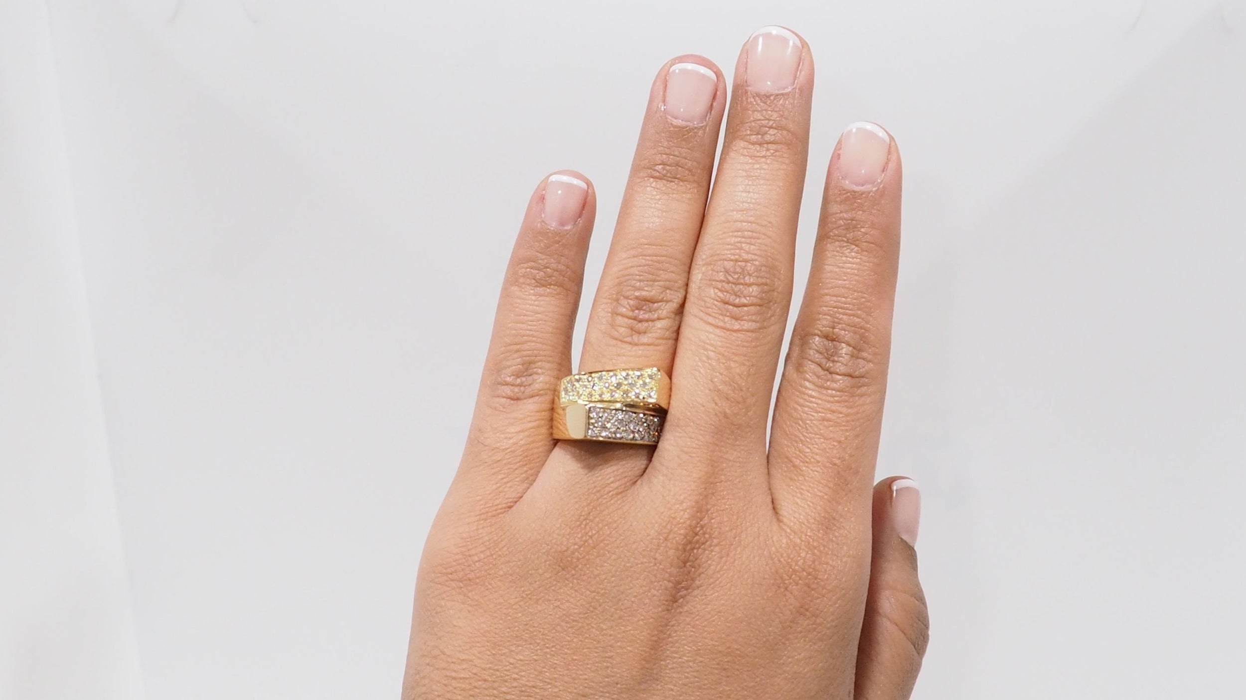 Bague pavage en or jaune et diamants