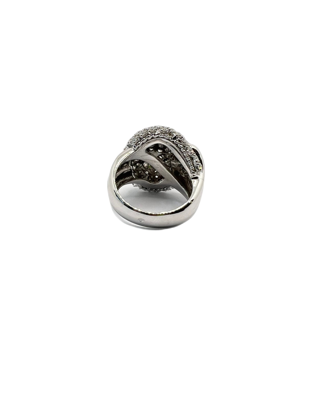 Bague Dôme en or blanc et diamants
