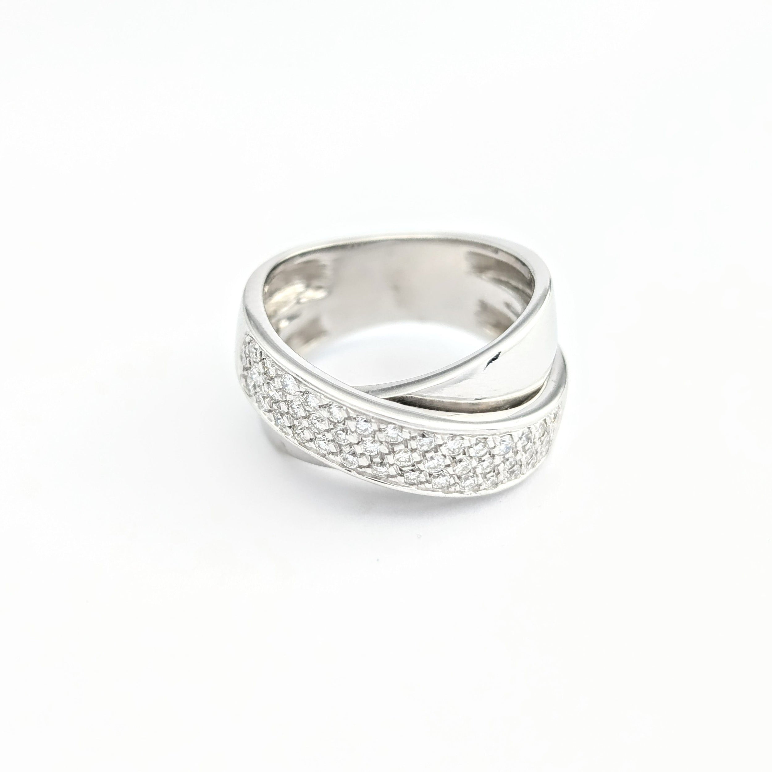 Bague en or blanc et diamants