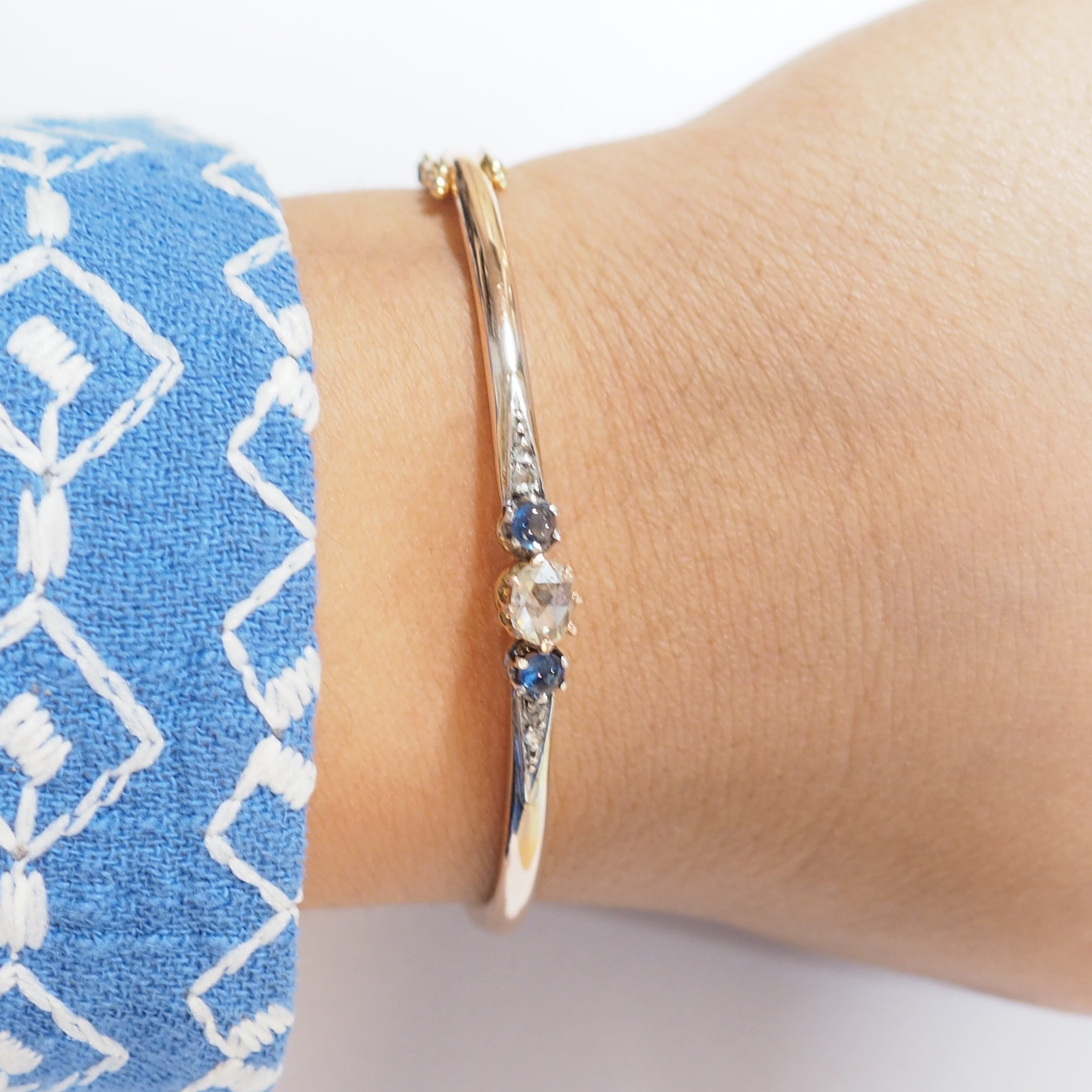 Bracelet Jonc Art Nouveau en or bicolore, saphirs et diamant