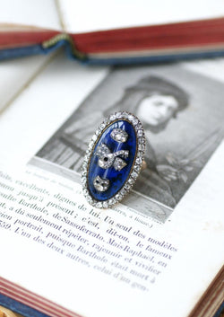 Bague navette en or rose et argent avec diamants et émail bleu