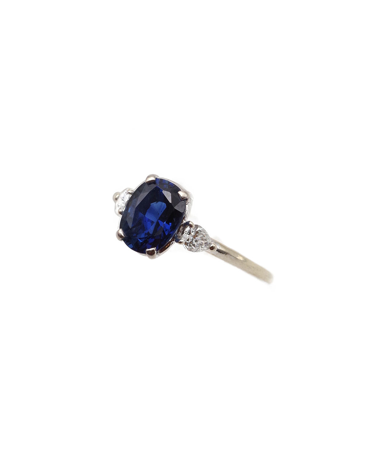 Bague saphir bleu 2.6 ct et diamants en or blanc