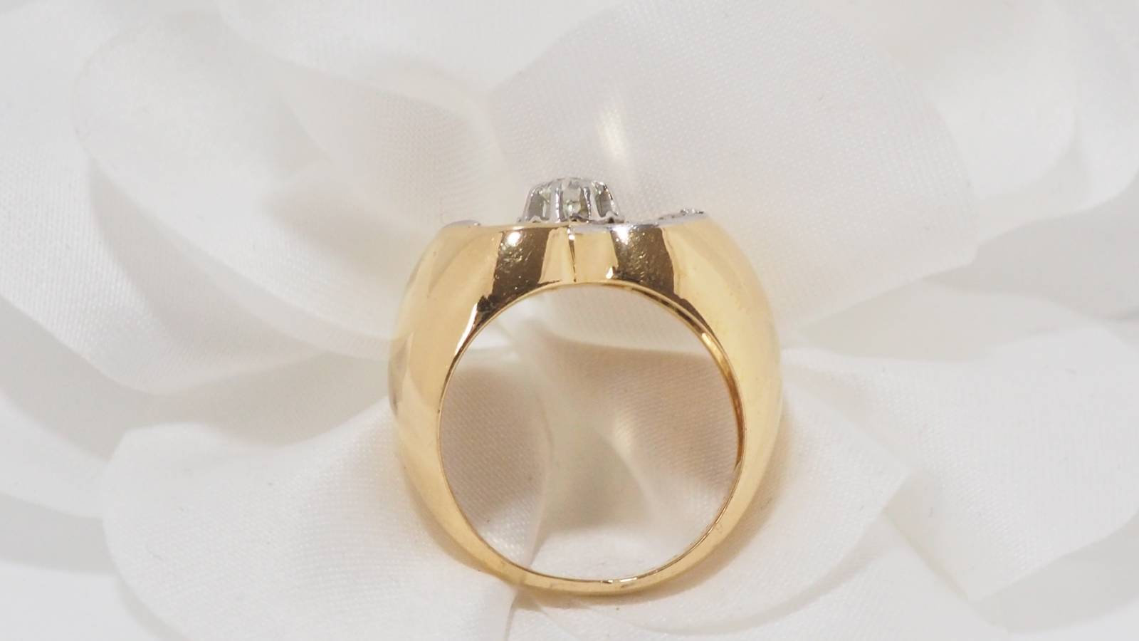 Bague en or jaune et diamants