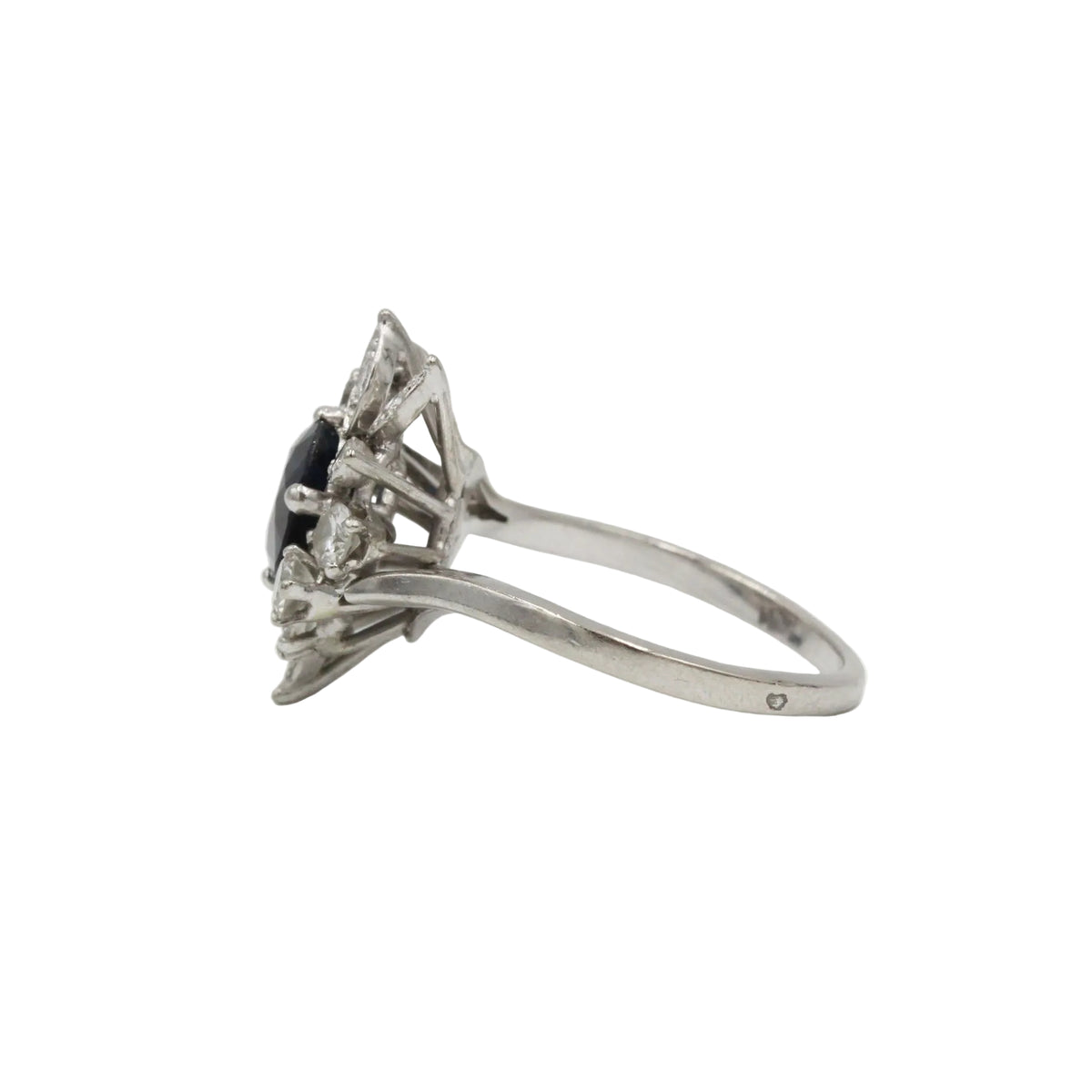 Bague Cocktail en or blanc, saphir et diamants