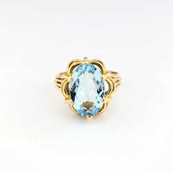 Bague en or jaune et aigue-marine