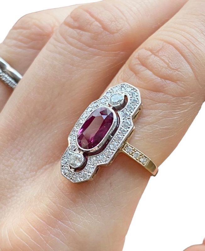 Bague style Art Déco, en or jaune 18k et platine