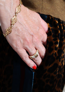 Bague Bandeau à godrons en or jaune et diamants