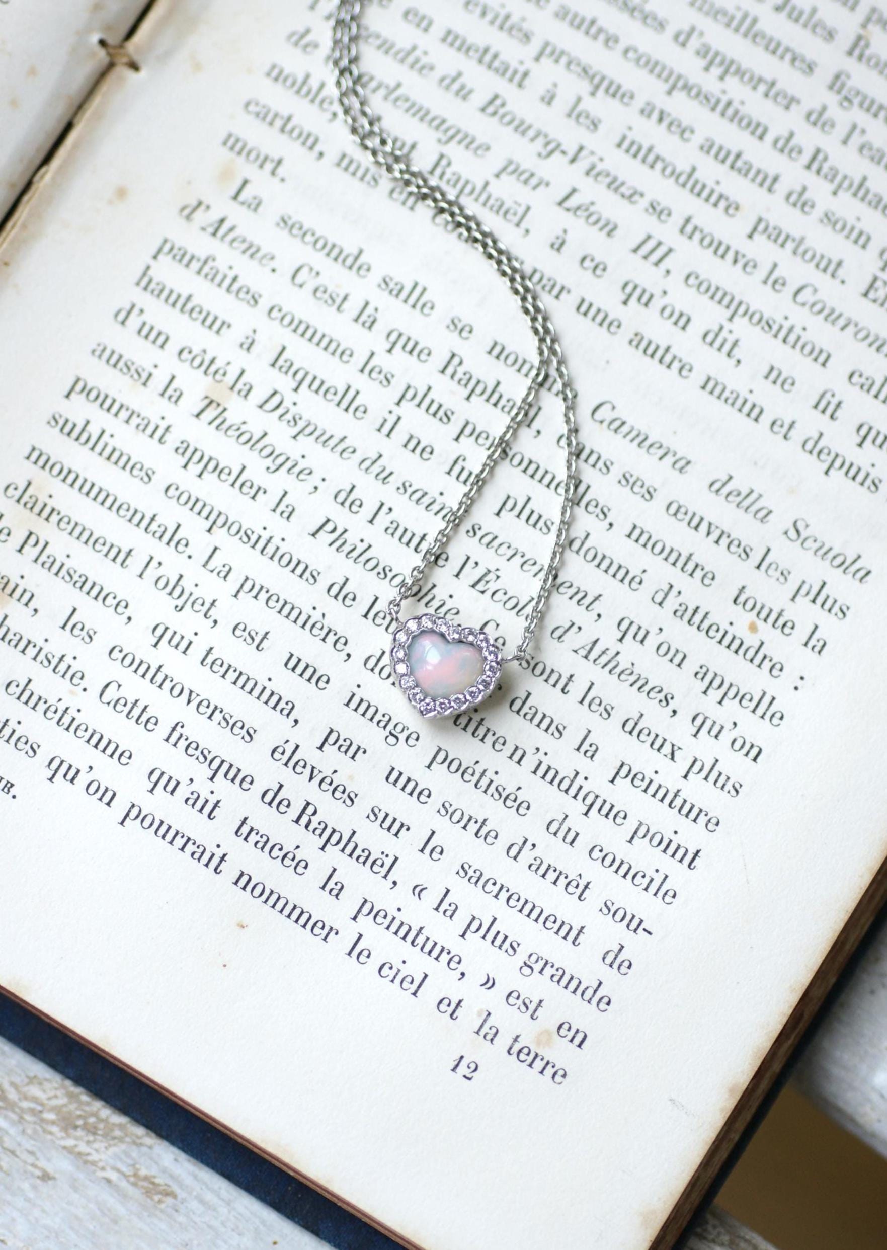 Collier Dior Happy Birth Coeur Opale et Diamants sur Or Blanc