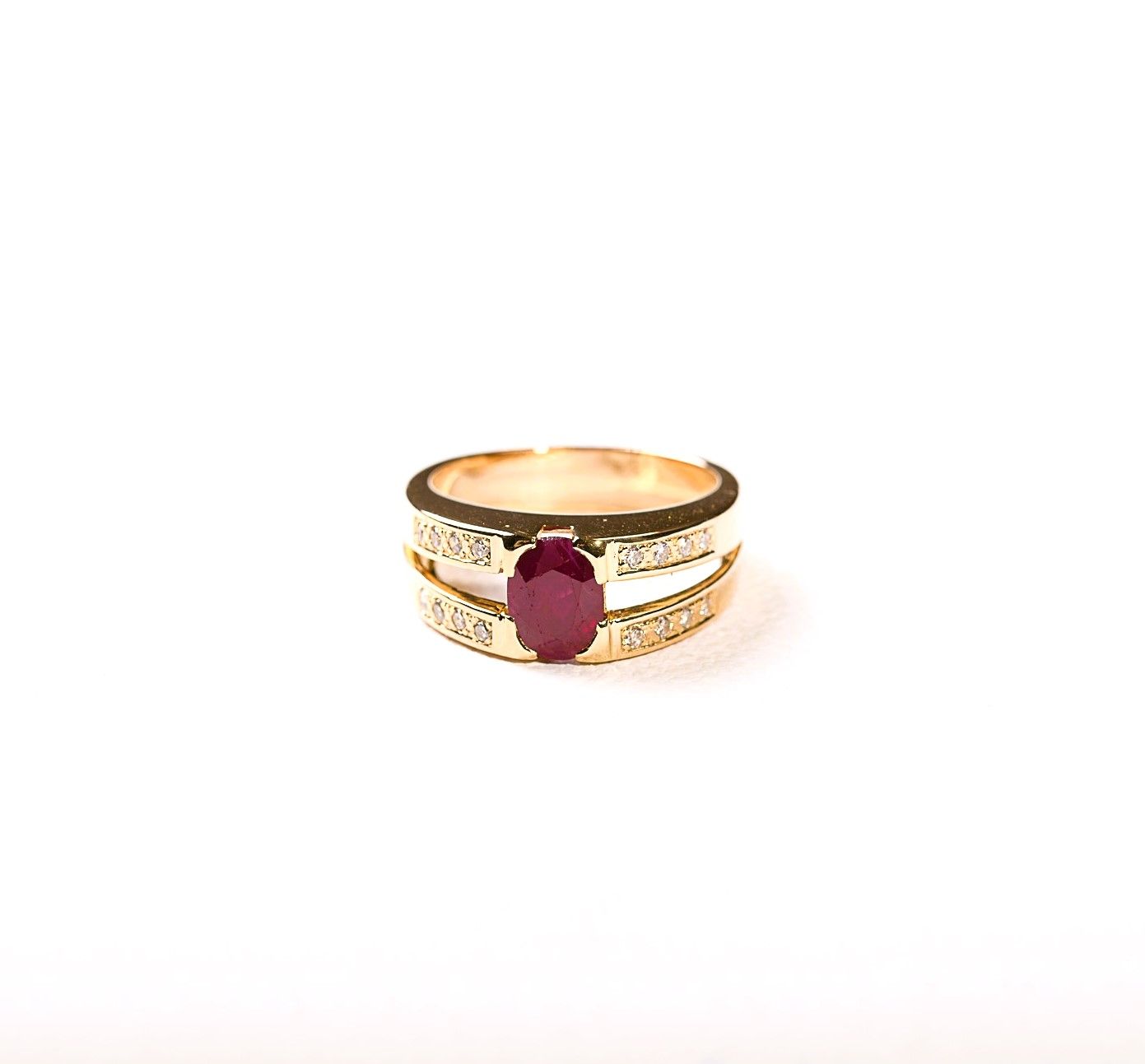 Bague Bandeau rubis diamants en or jaune
