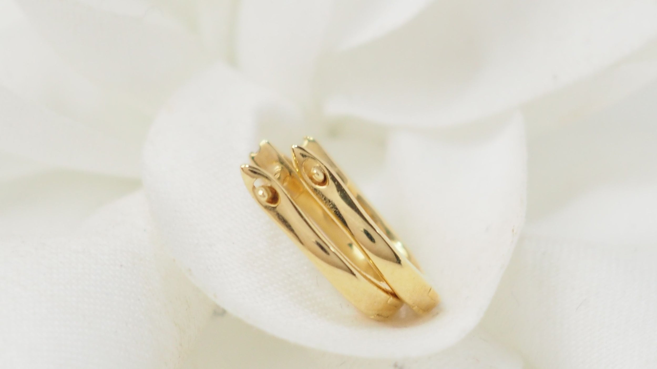 Boucles d'oreilles en or jaune et diamants