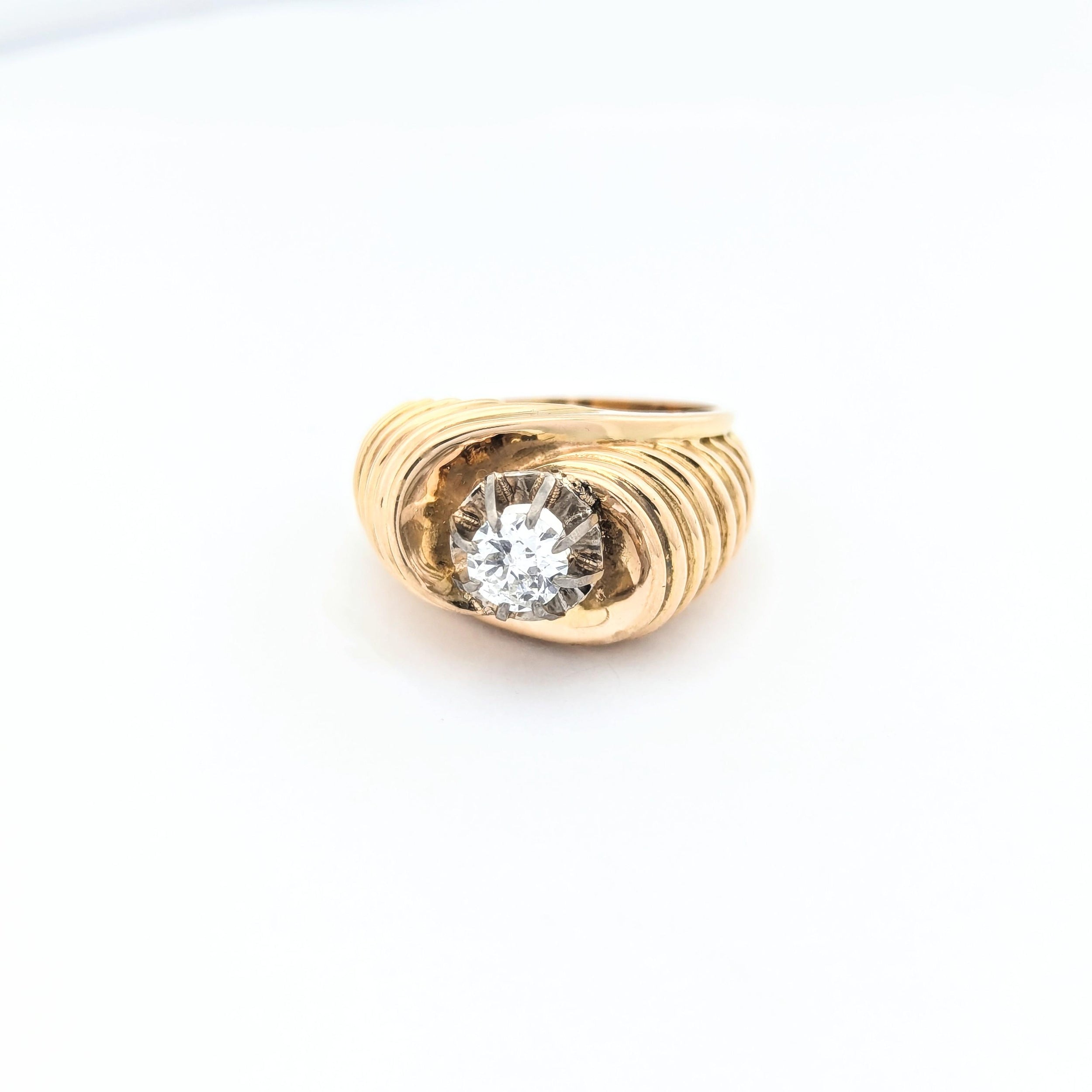 Bague en or jaune et diamant