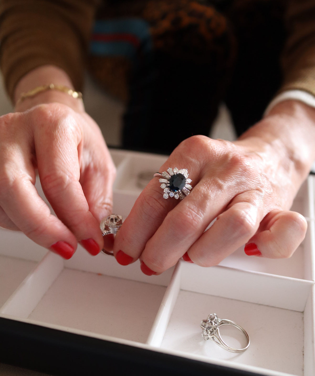 Bague Marguerite saphir et diamants en platine