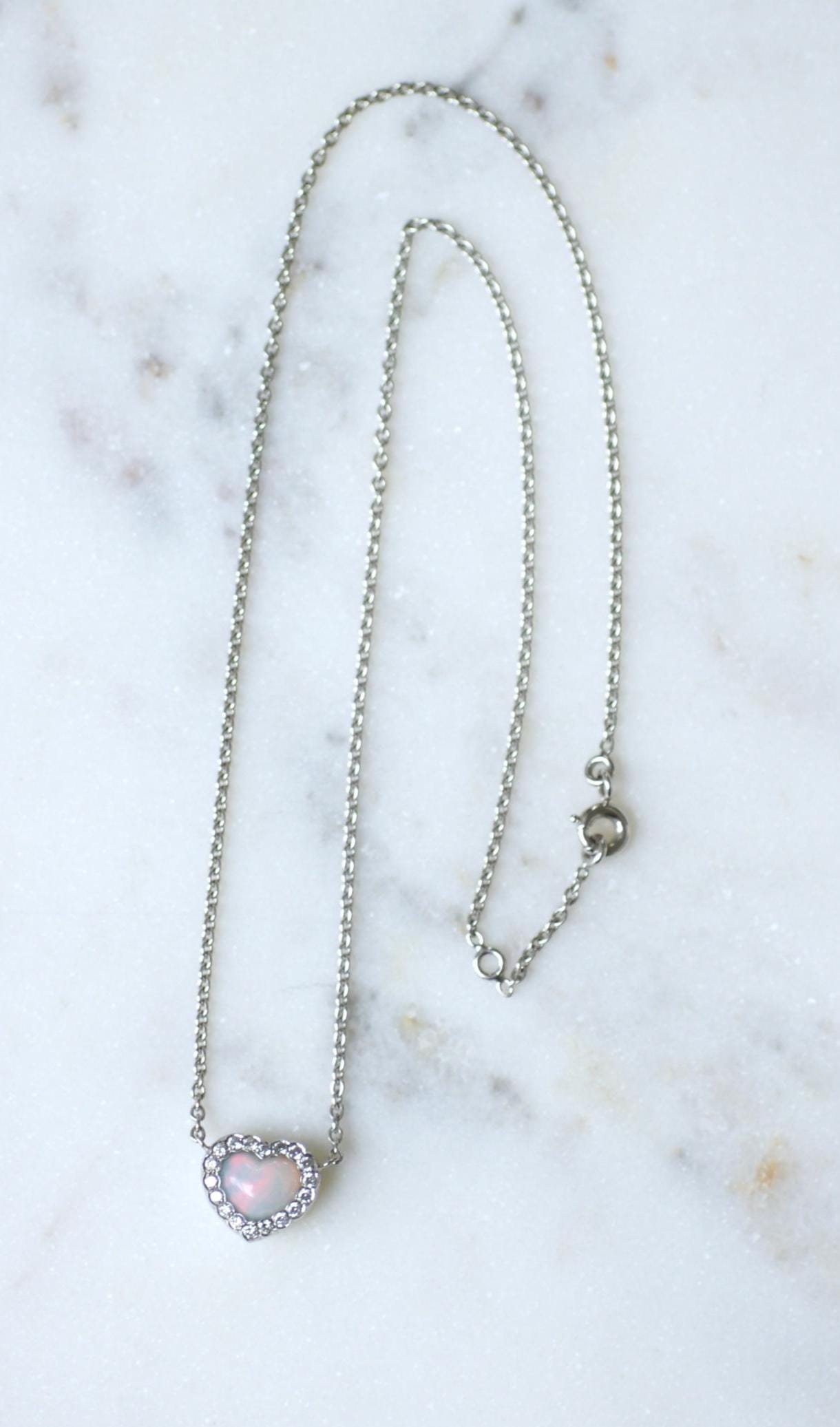 Collier Dior Happy Birth Coeur Opale et Diamants sur Or Blanc