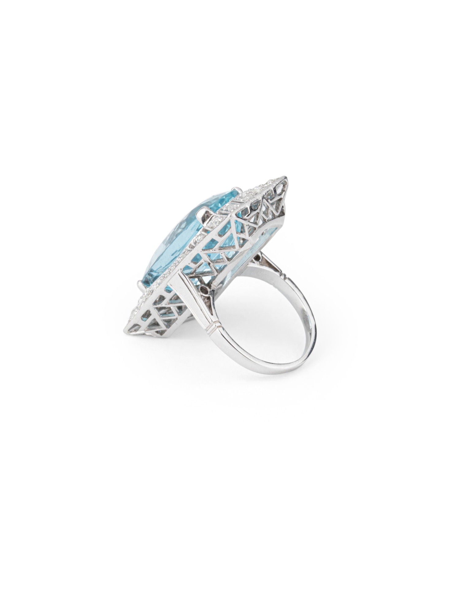 Bague en or blanc, aigue marine et diamants