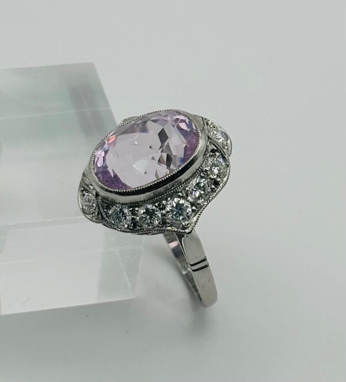 Bague en platine et diamant et kunzite