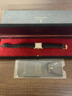 Montre CORUM Tank en or jaune