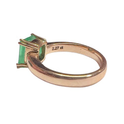 SORTIJA DISEÑO CLÁSICO SIGLO XX de ORO 18 kts con ESMERALDA