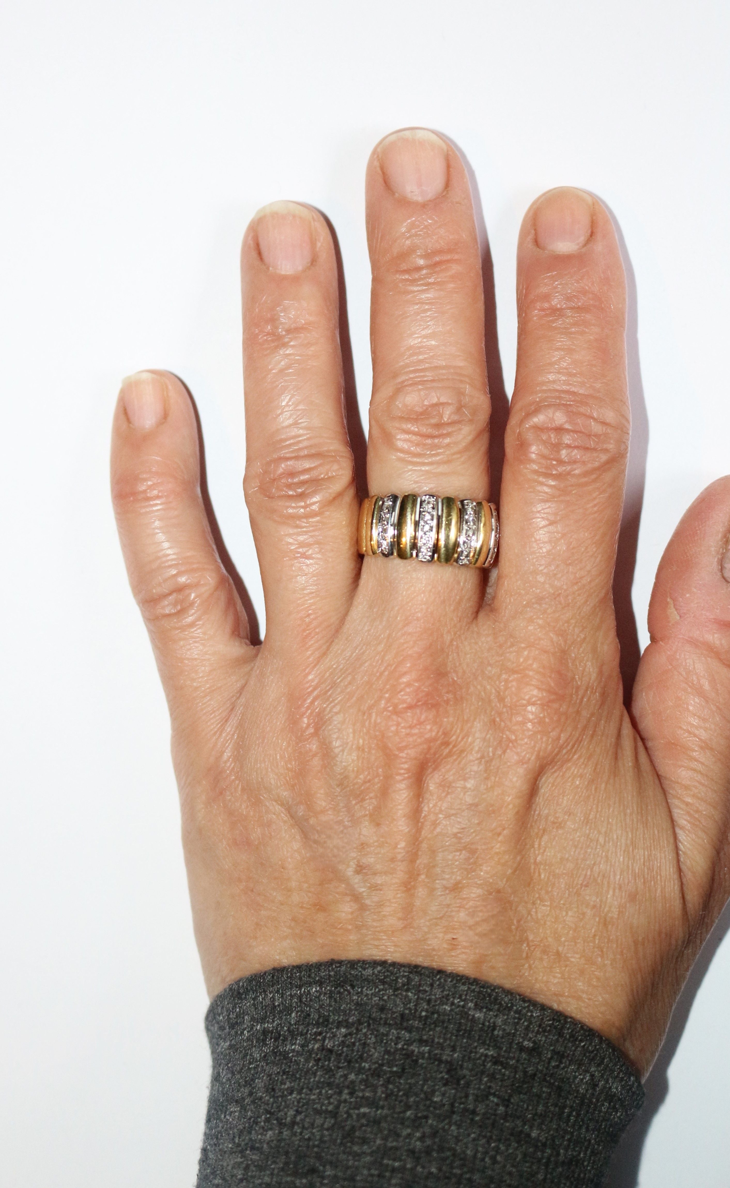 Bandeau ring in yellow gold, white gold and diamonds 