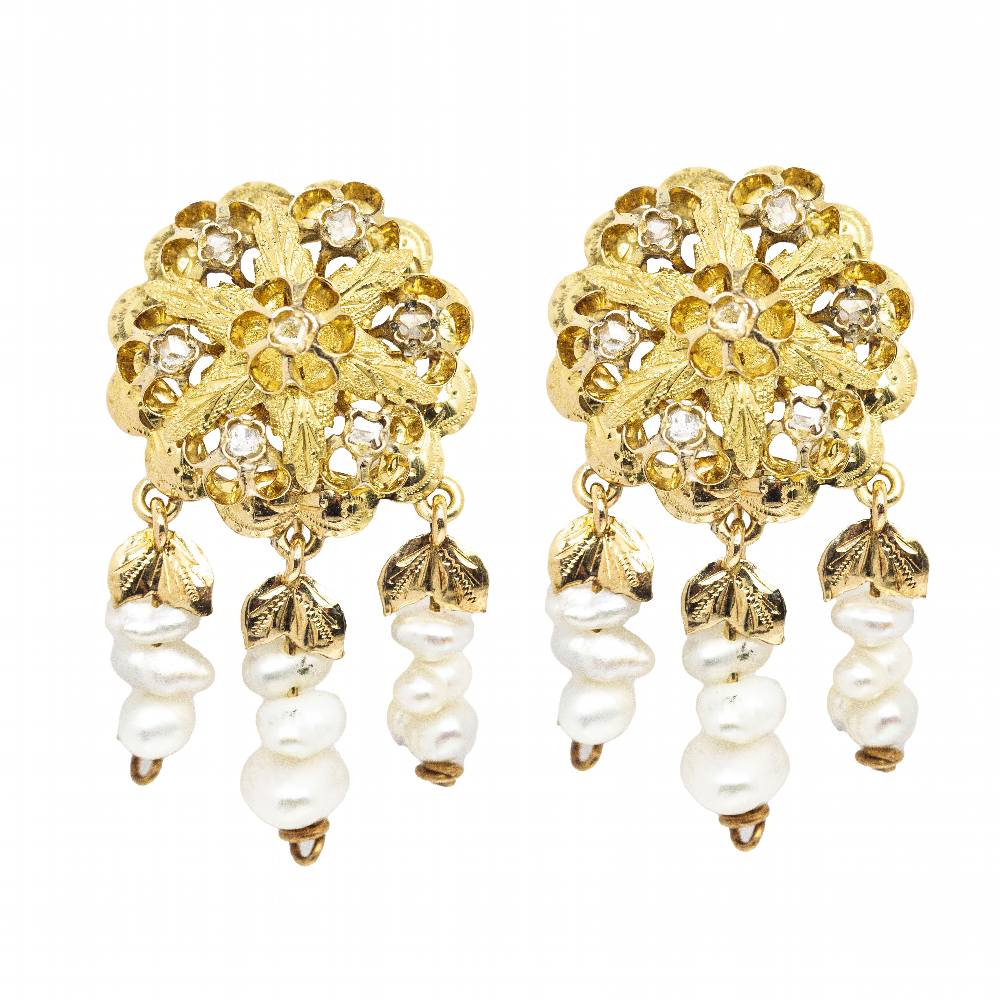 Boucles d'oreilles originales KESHI1900 avec diamants