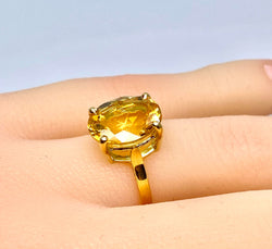 Bague en or jaune 18 carats et citrine