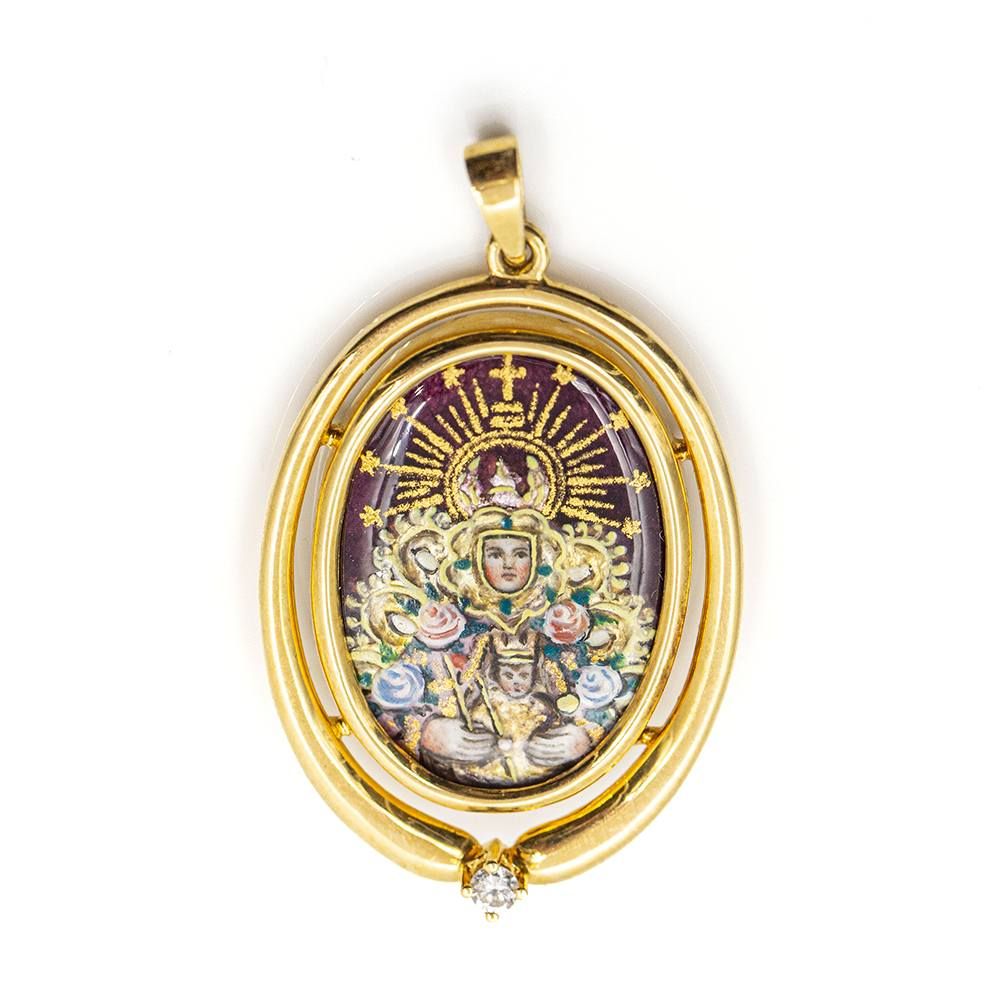 Médaille en or et émail de la Vierge Montserrat