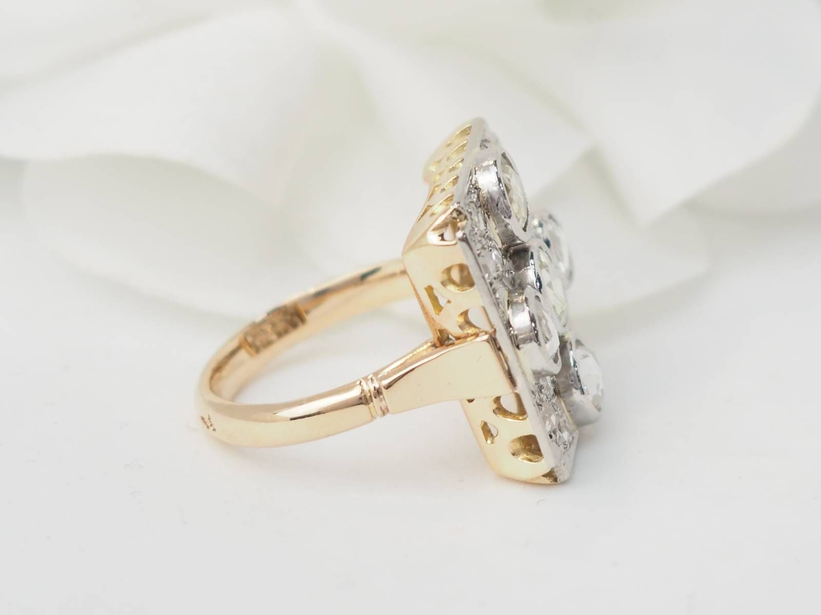 Bague ancienne en or jaune et platine avec diamants