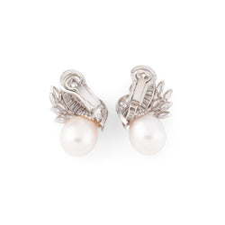 CHAUMET earrings in white gold, pearls and diamonds