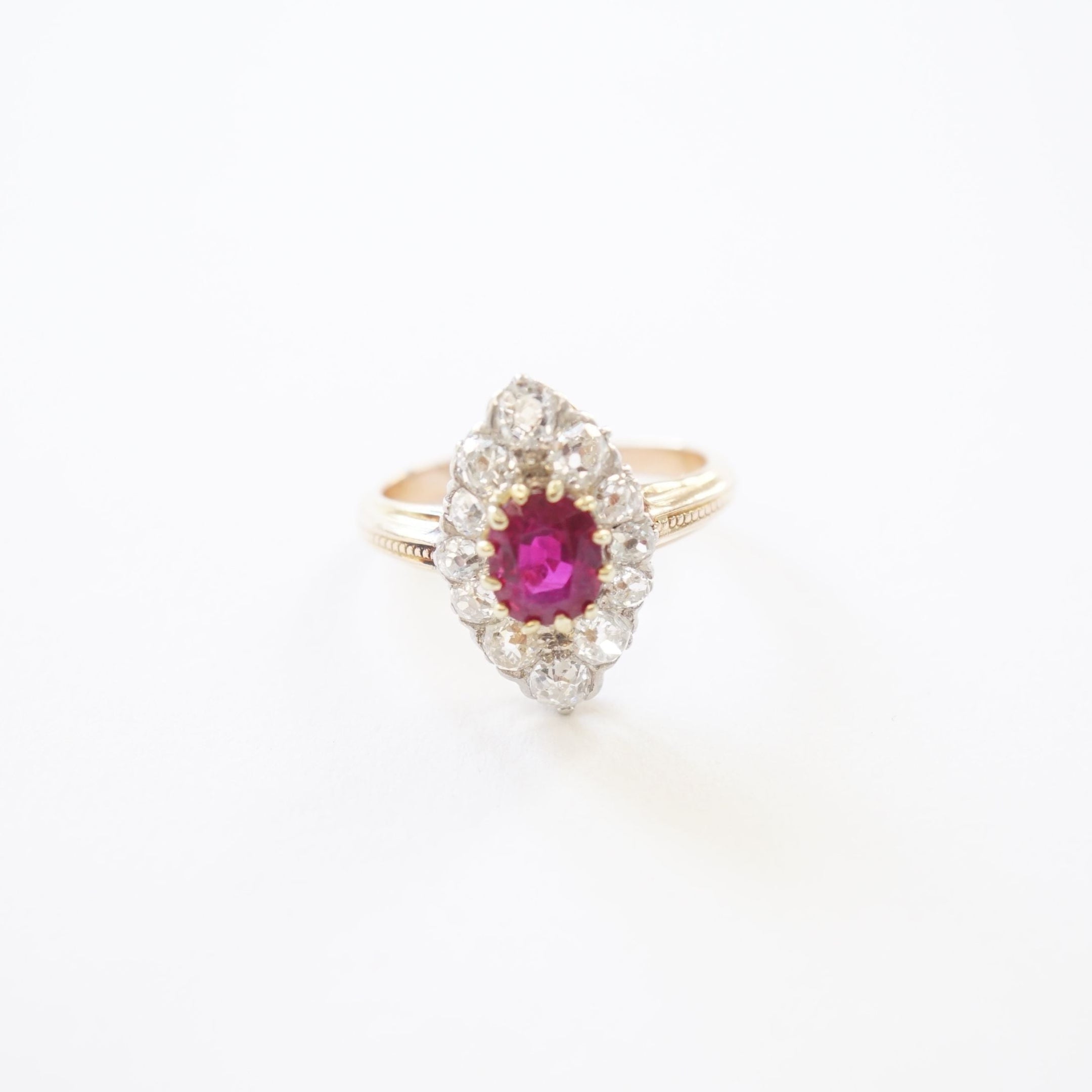 Bague or Rubis Birman naturel et diamants