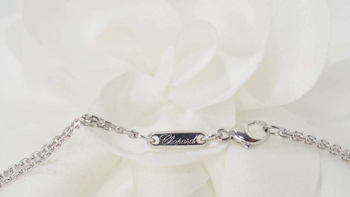 Collier Chopard Happy Spirit en or blanc et diamant