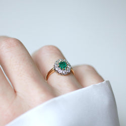 Bague marguerite ancienne en or jaune et argent avec émeraude et diamants