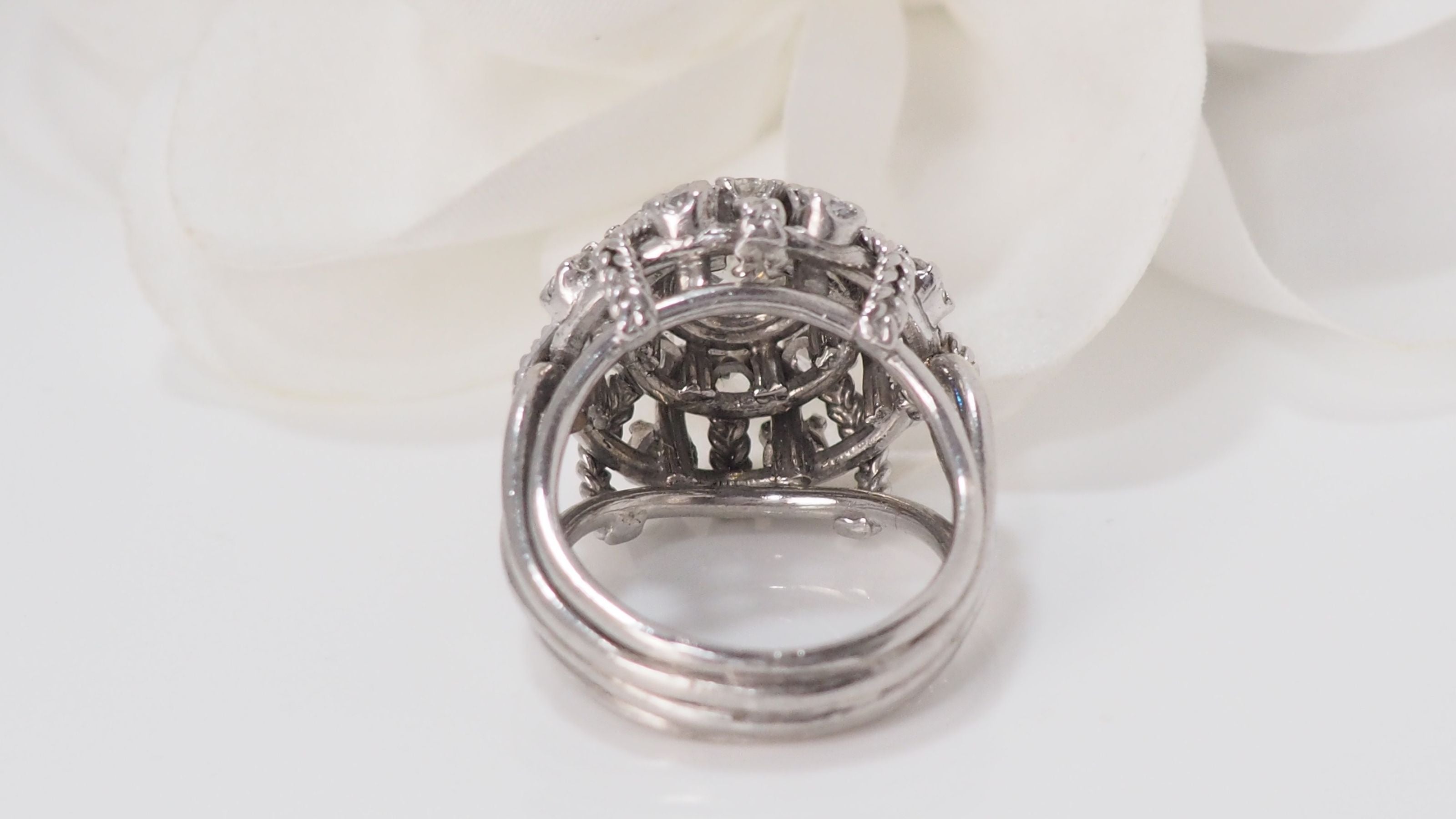 Vintage dome ring in Palladium and diamonds 