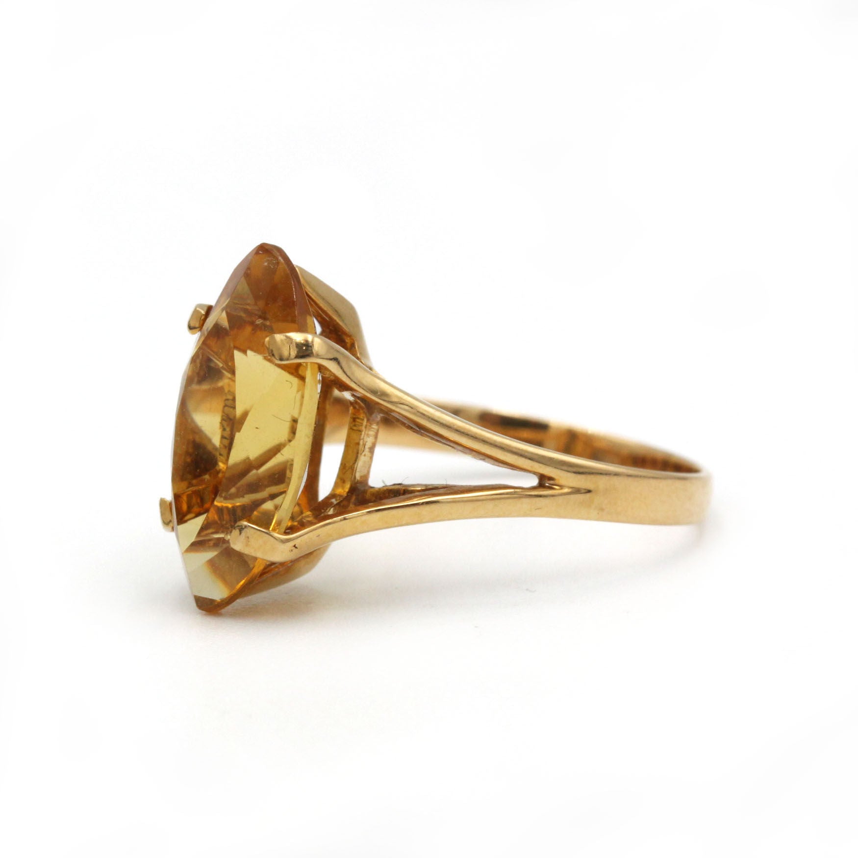Bague - Or jaune et citrine