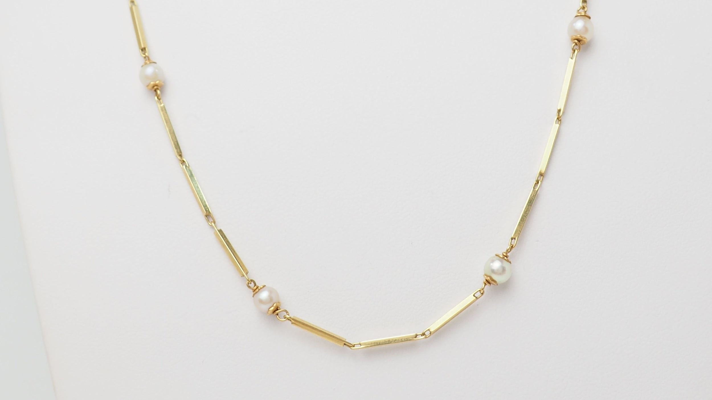 Collier en or jaune et perles de culture