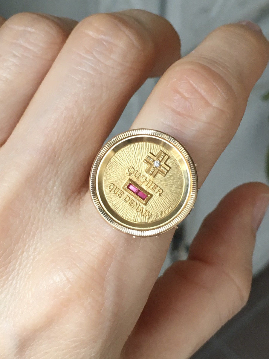 Bague AUGIS d’amour en or jaune et rubis synthétique
