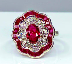 Bague marguerite en or blanc en rubis et diamants