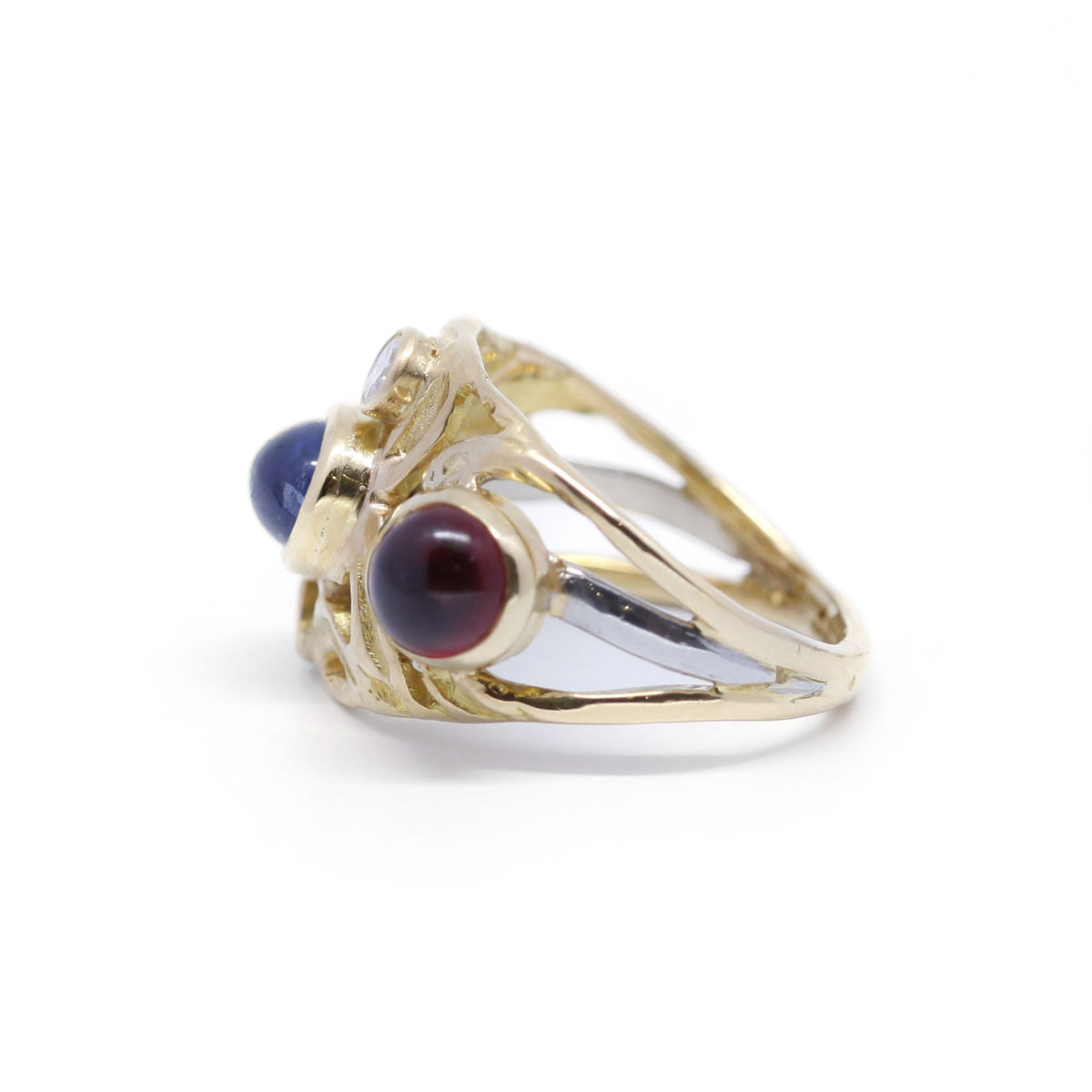 Bague - Or, Saphir, Grenats Et Diamants