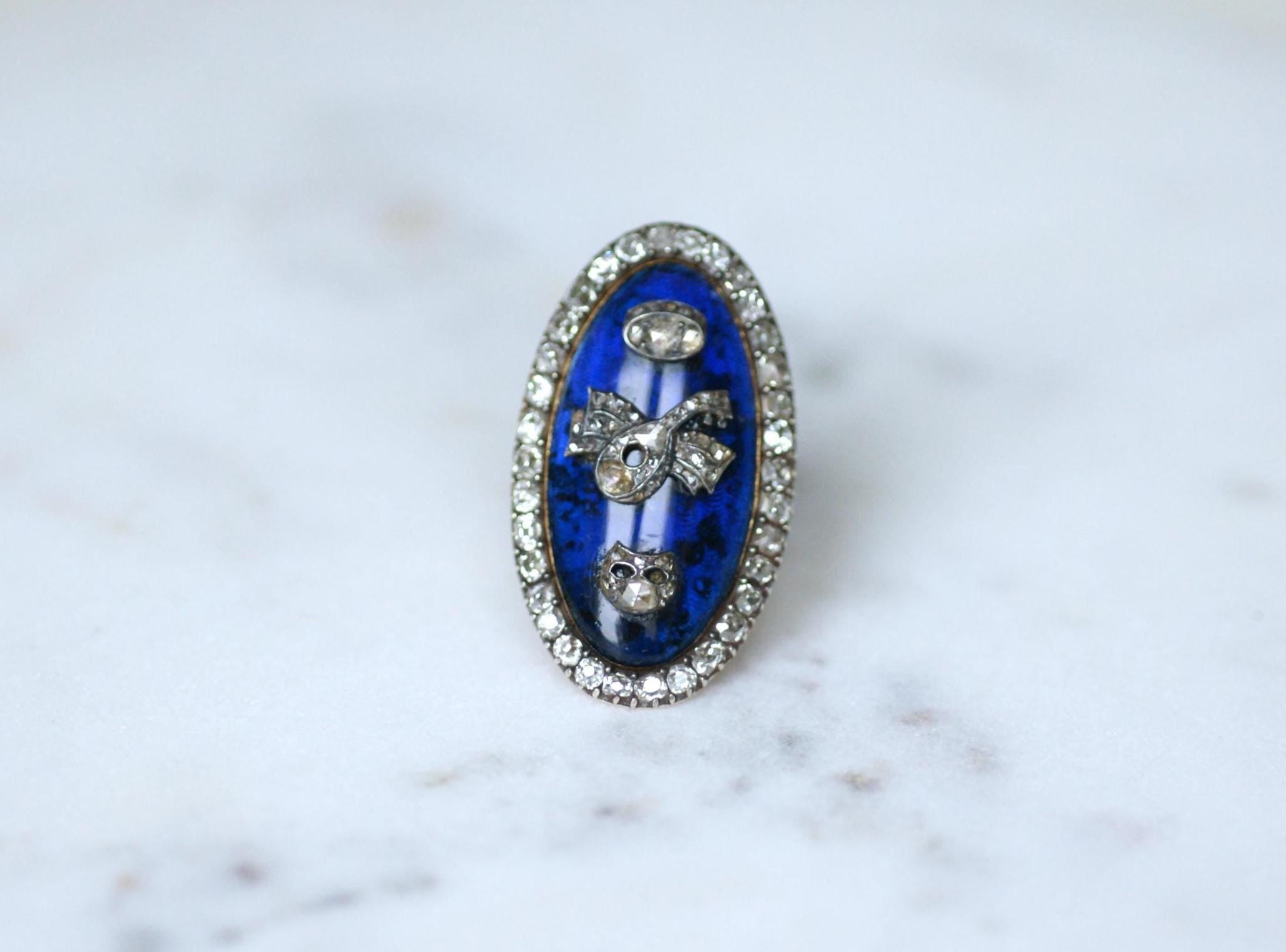 Bague navette en or rose et argent avec diamants et émail bleu
