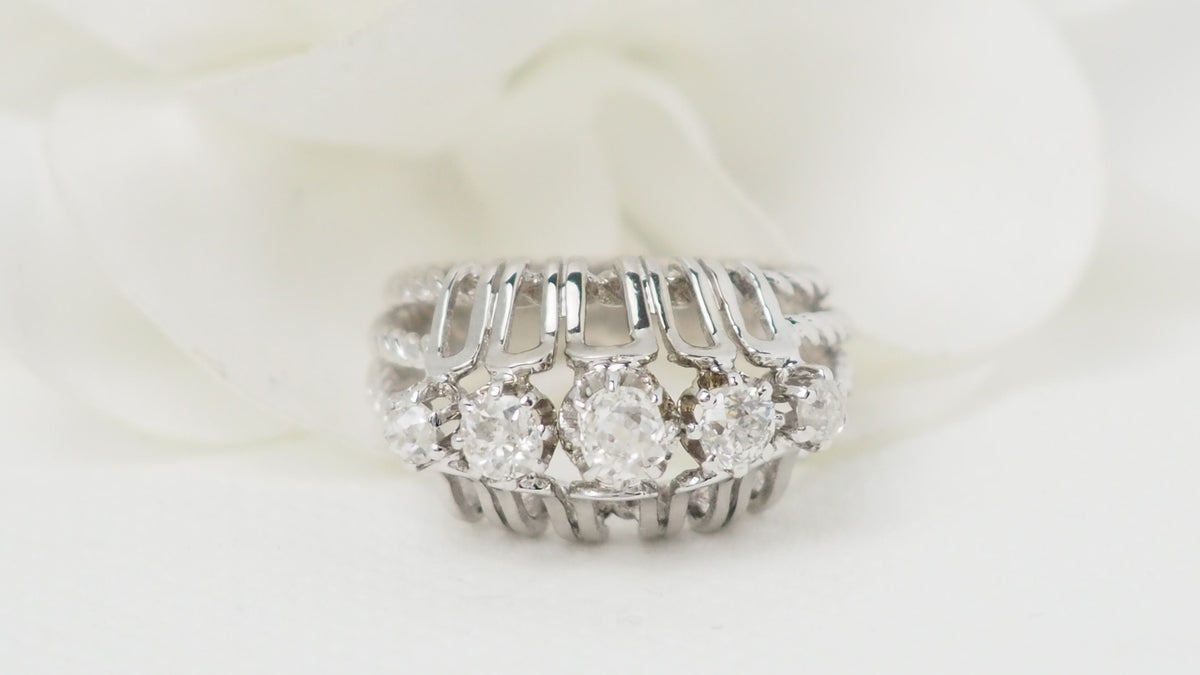 Bague Art Déco en or blanc et platine, diamants
