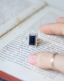 Ring Art Deco rectangular in yellow gold and paltinium with sapphire and diamonds