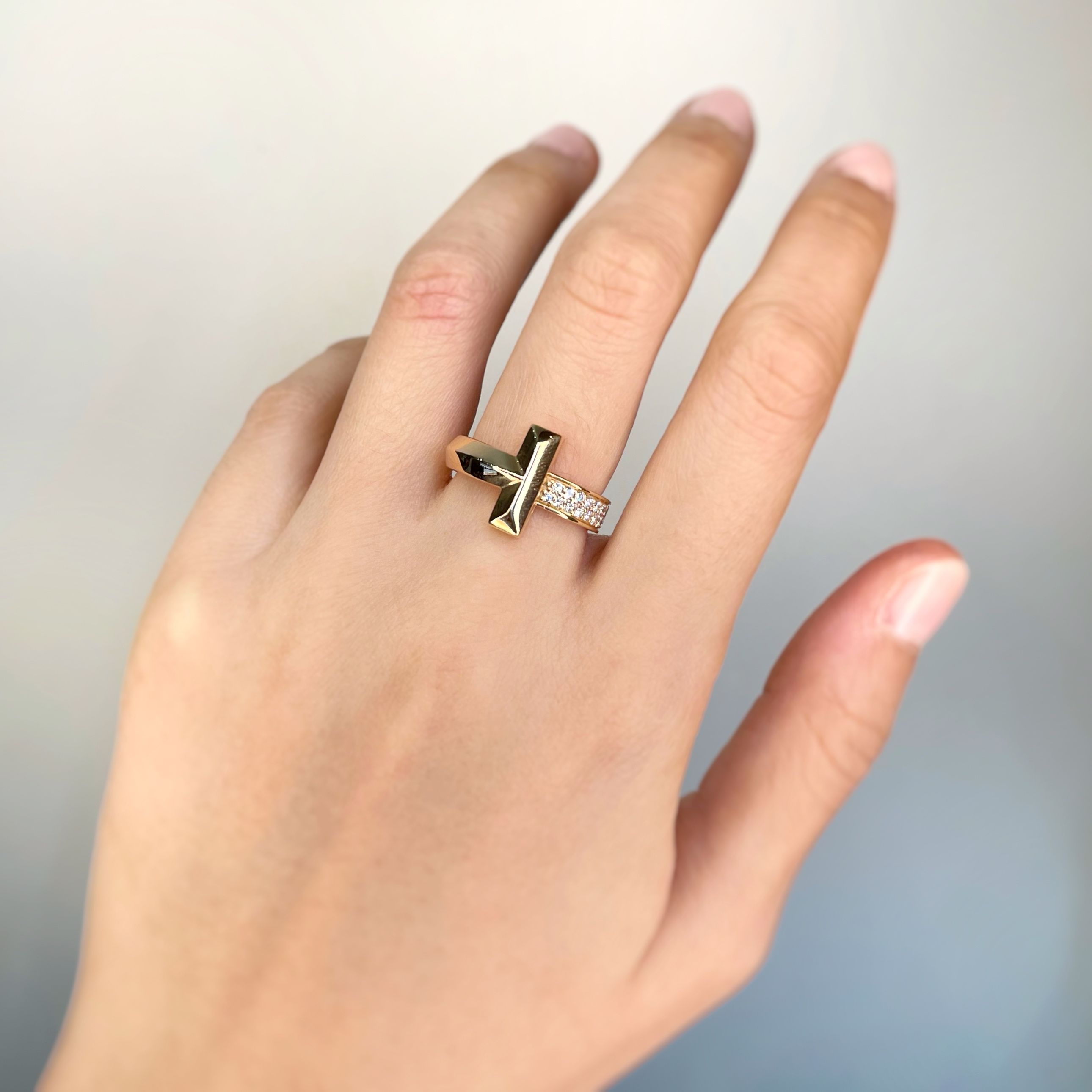 TIFFANY & CO. “T1” ring in pink gold and diamond