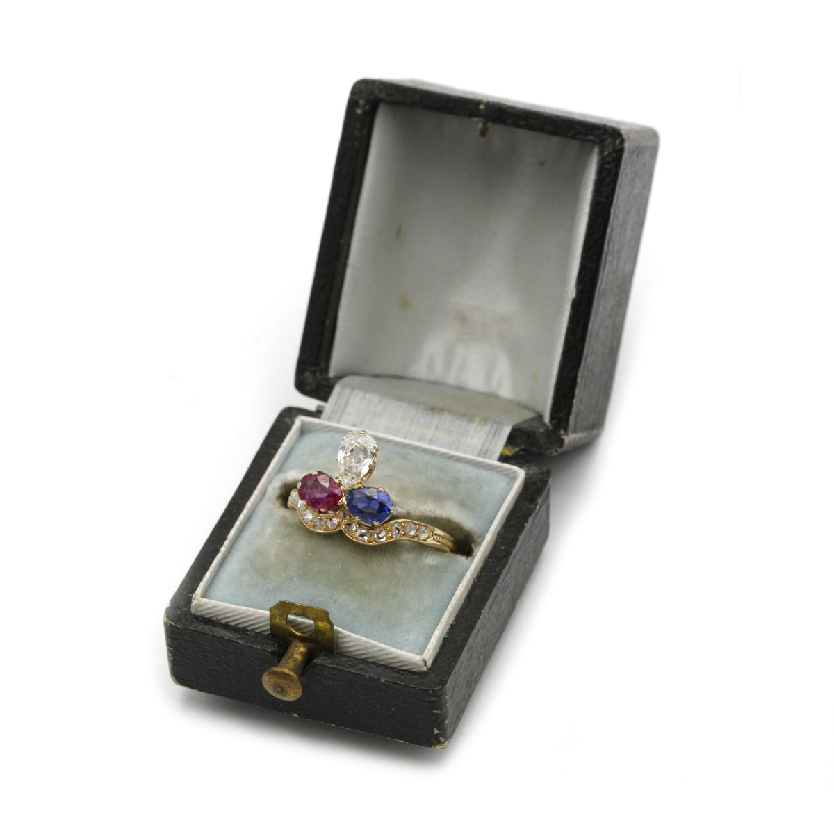 Bague Trilogie XIXème - Or jaune, diamants, rubis et saphir.