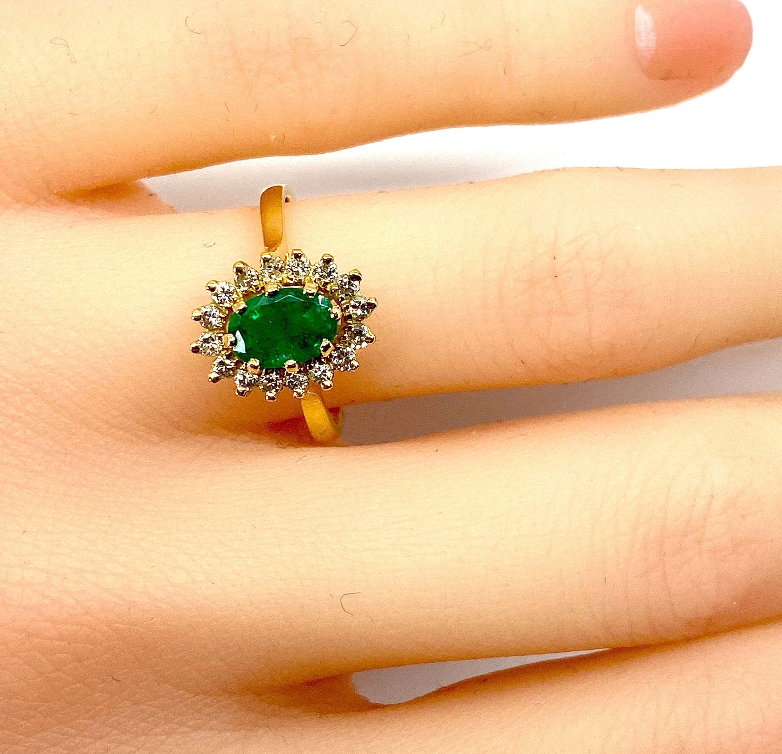 18k Gold Emerald and Diamond Daisy Ring