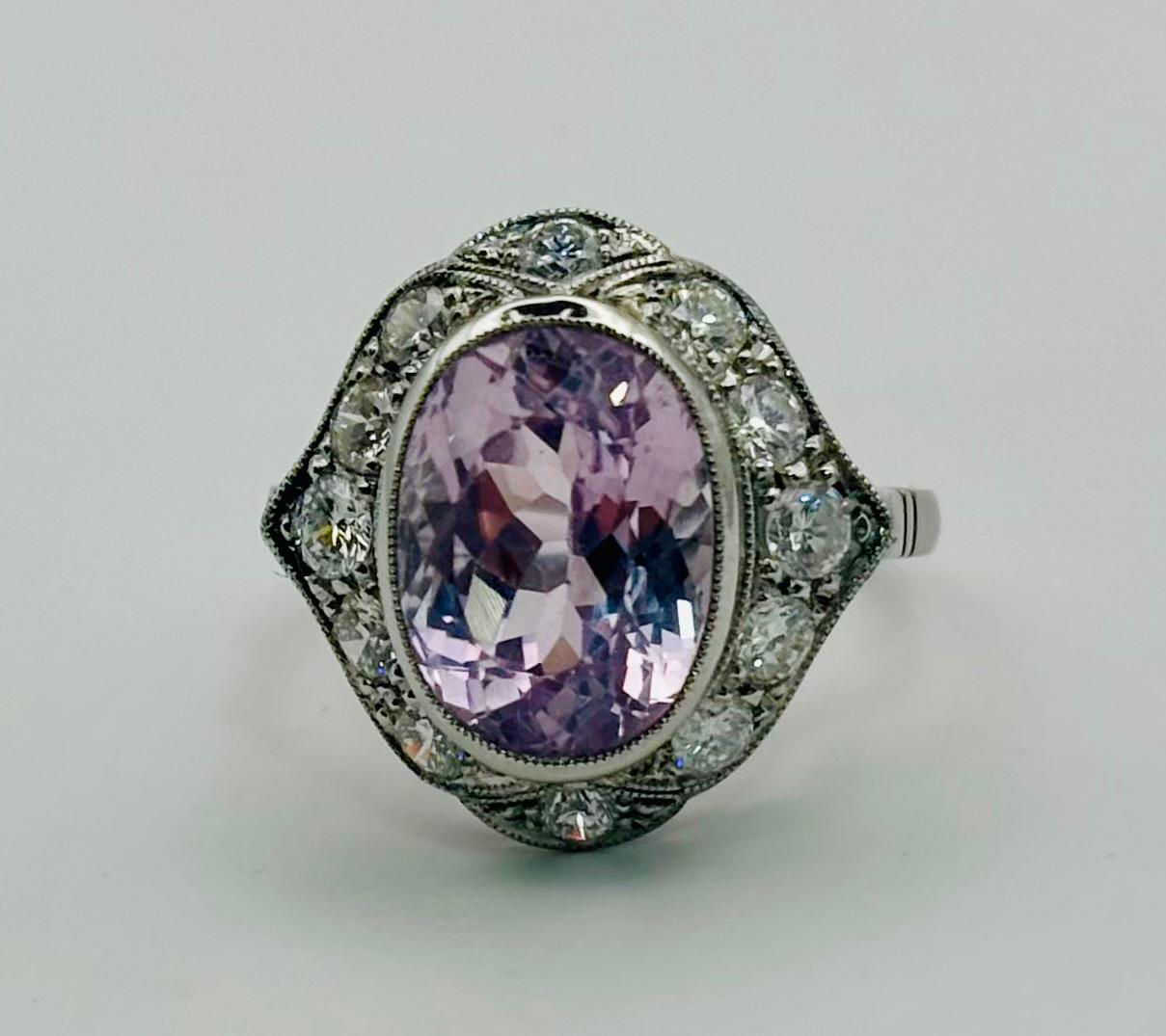 Bague en platine et diamant et kunzite