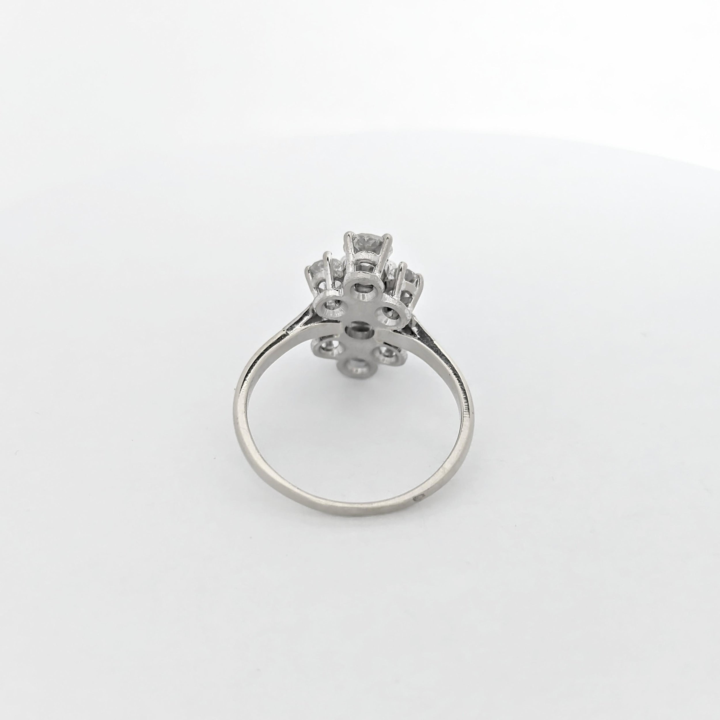 Bague en or blanc et diamants