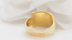 Bague Clozeau en or jaune, diamants et résine