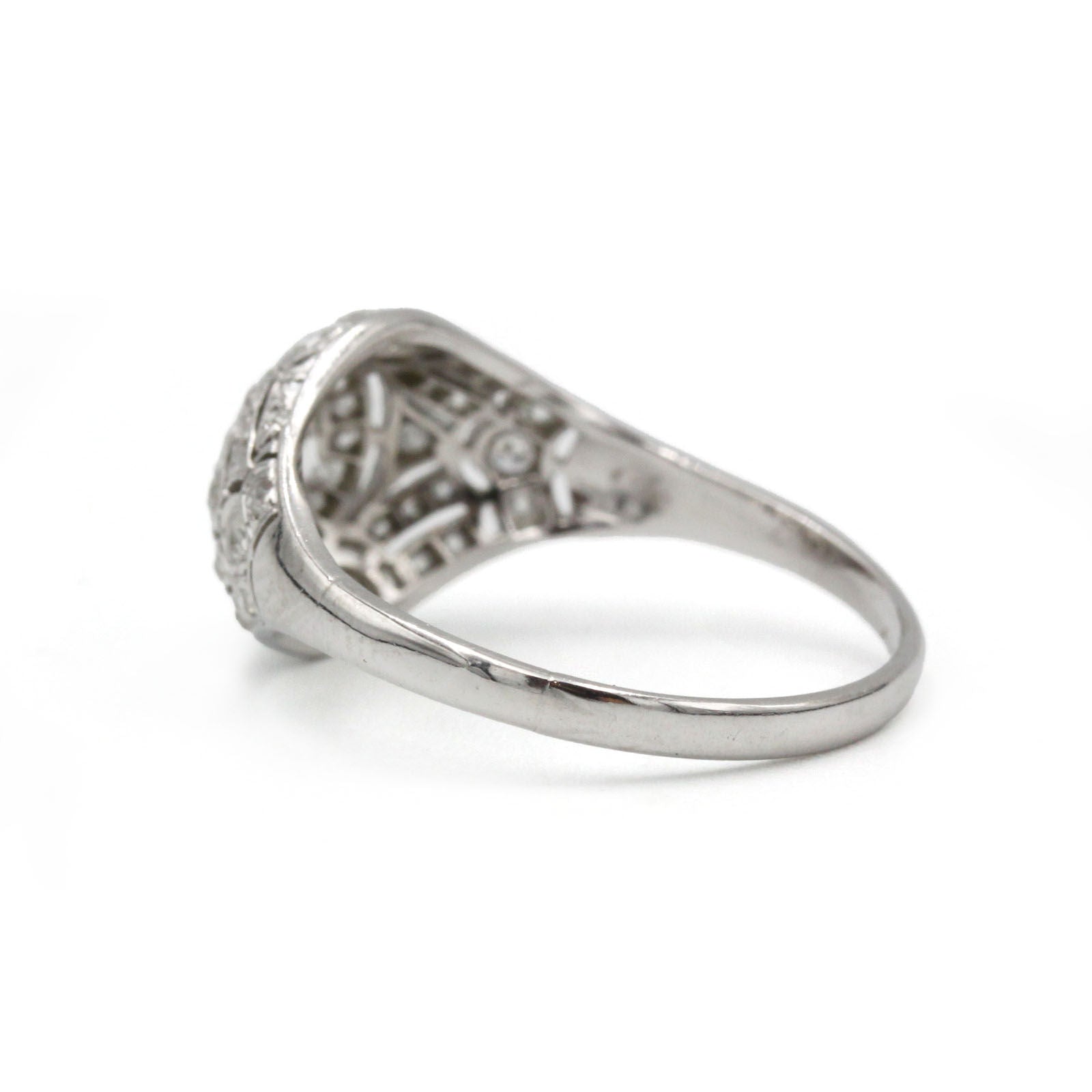 Bague dôme art deco or blanc 750 et diamants