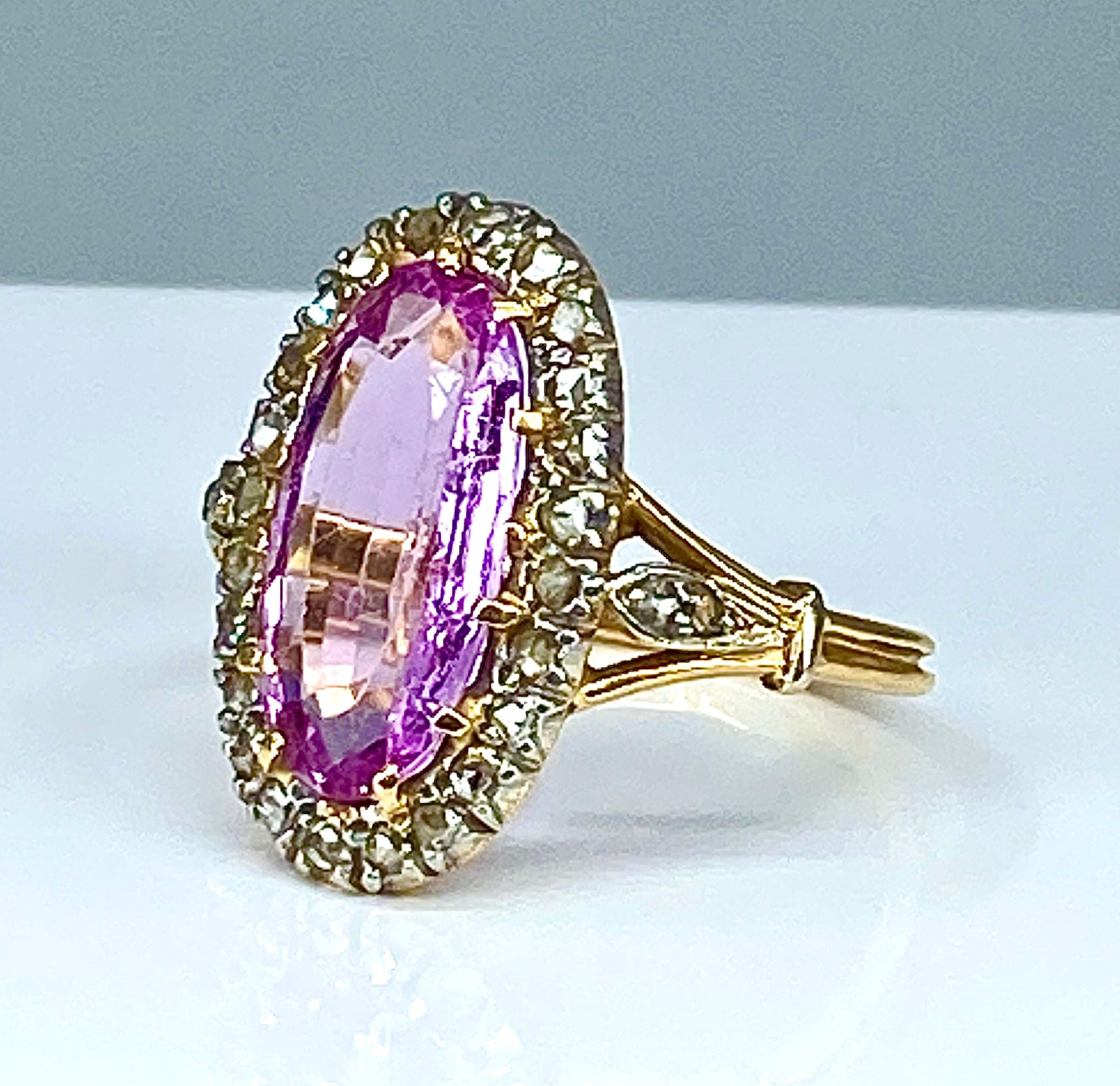 Bague en or 18 carats en  topaze rose et diamants . Epoque Napoléon III