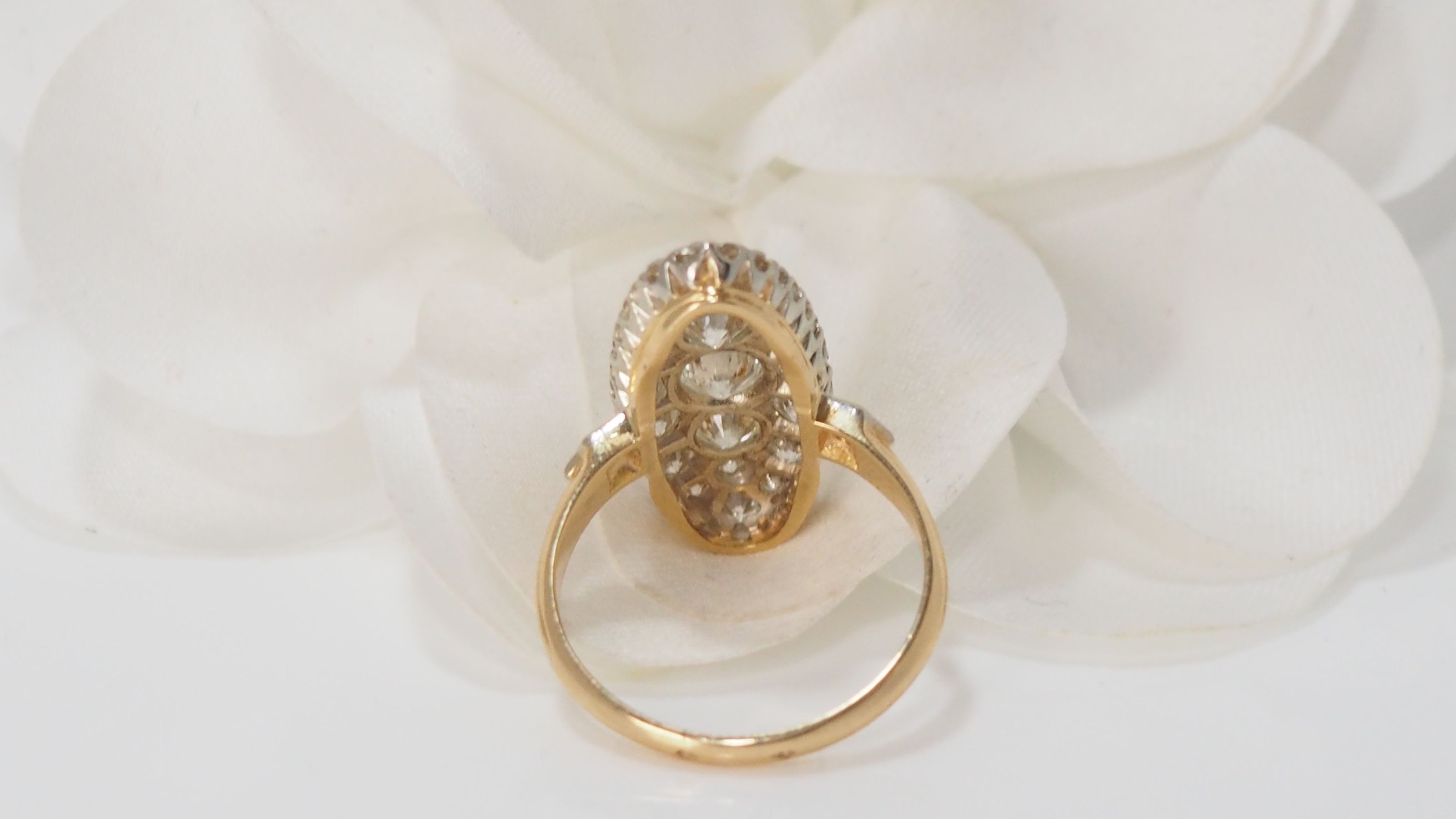 Marquise ring in two-tone gold and diamonds 
